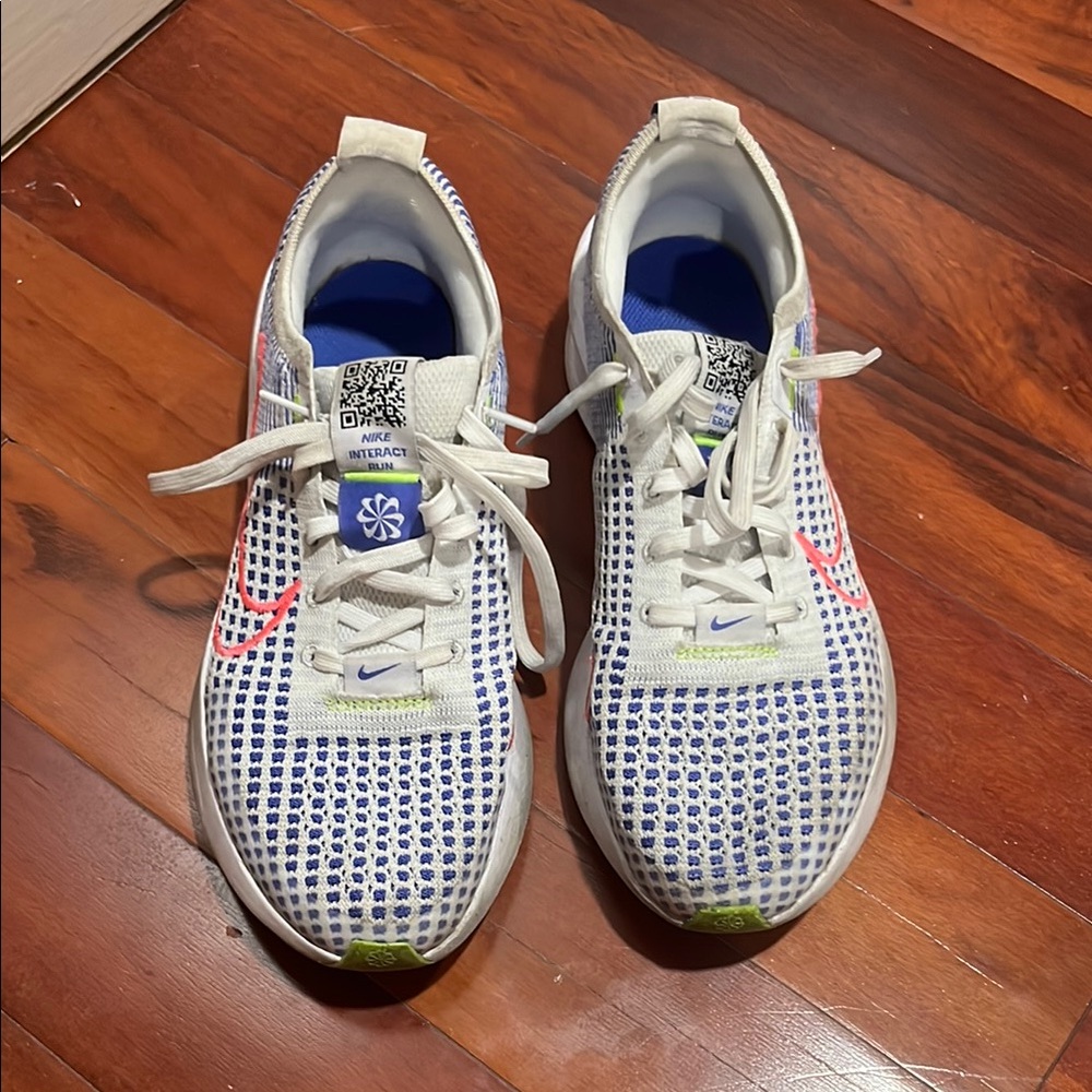 Nike White and Blue Running shoes! Women’s 8.5
